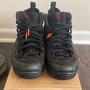 Foam posite Sequoia! Look brand new! New creases no Chilling size 10.5!
